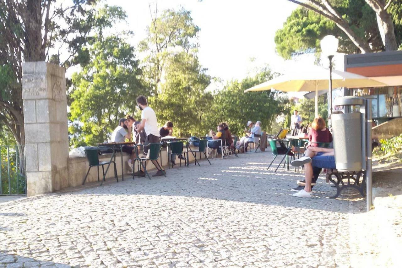 Sunny Orange Garden Apartment In Central Lisbon Bagian luar foto